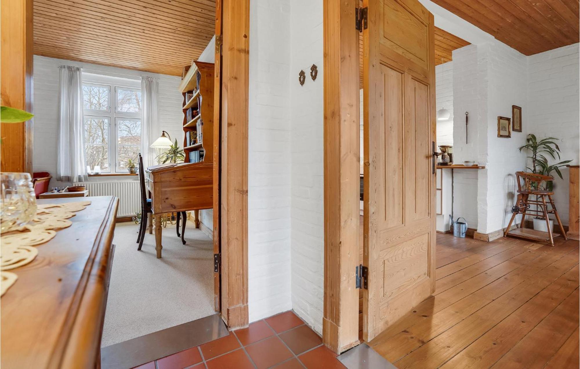 Lovely Home In Sonderborg With Kitchen Exterior foto